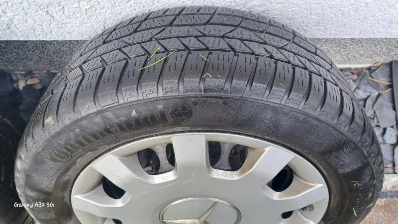 PRODÁM sadu 4ZIMNÍ i 4LETNÍ PNEU 4xplecháče s poklicí MERCEDES